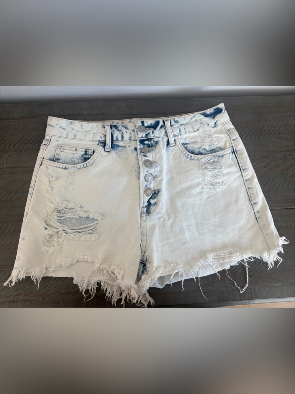 NWOT Vervet Light Blue Denim Distressed (Sz M)